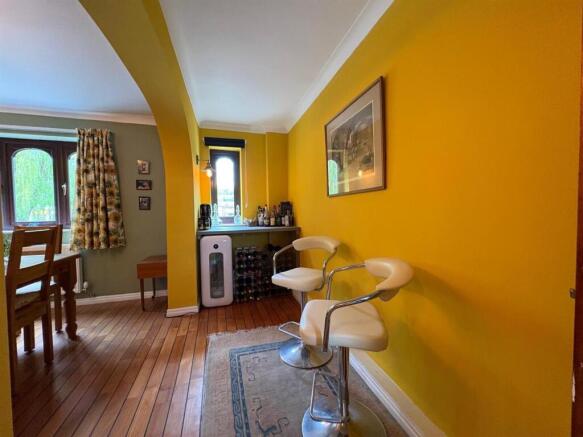 4 bed Semi-Detached for sale Image 5