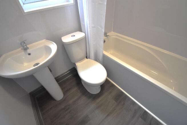 2 bed Flat to rent Image 6
