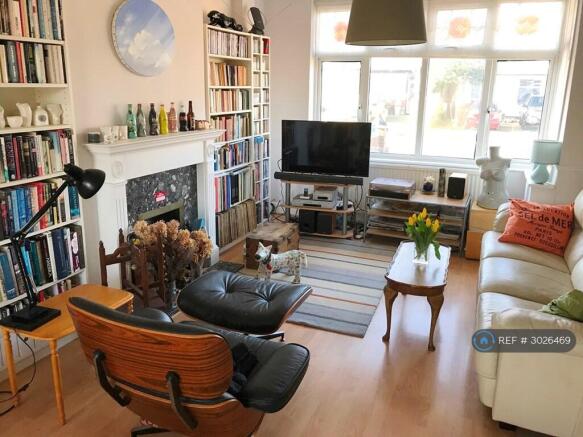 Receiption 1/ Living Room