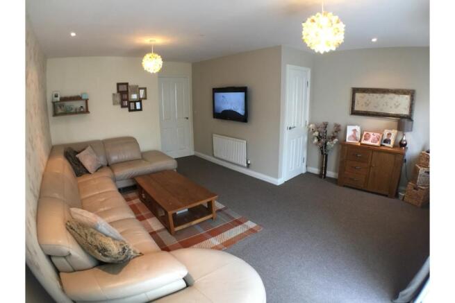 Lounge/Dining Room