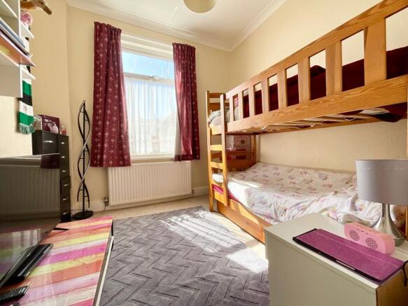 5 bed Terraced for sale Image 11