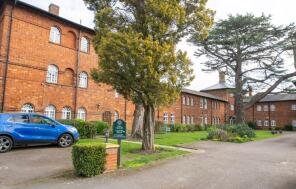 25, The Cedars, Dunstable Street, Bedford MK45 2JZ