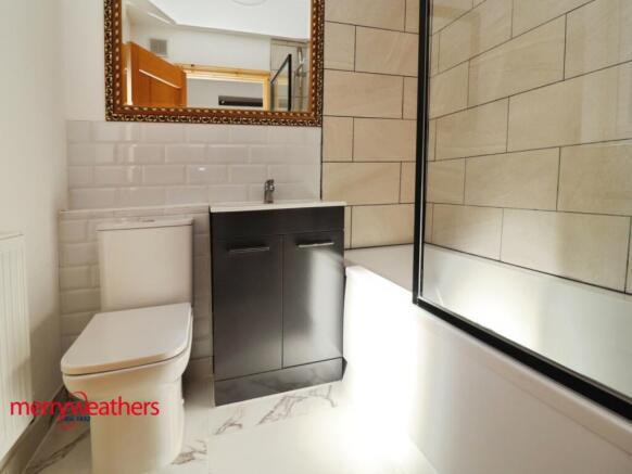 3 bed Terraced for sale Image 4