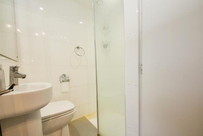 Bayham Bathroom 1