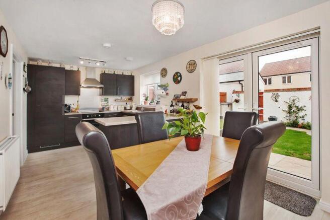 kitchen/dining...