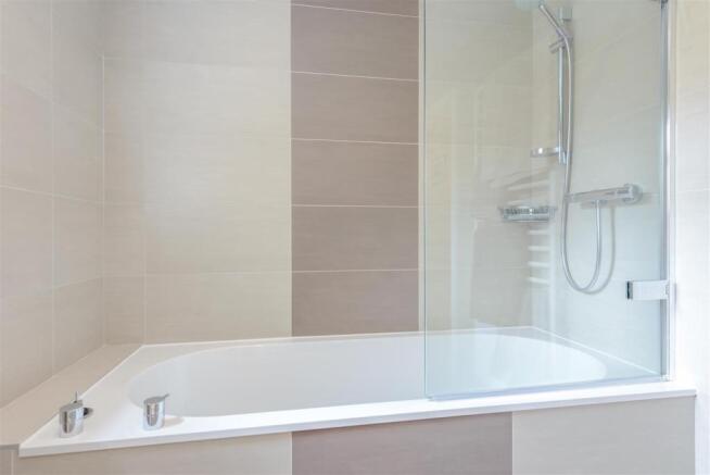 8381873-interior15.jpg