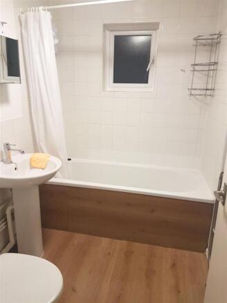 Bathroom combined W.C