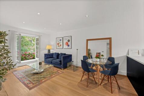 Seven Dials Court,
3 Shorts Gardens, WC2H