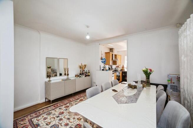 3 bed Semi-Detached for sale Image 6