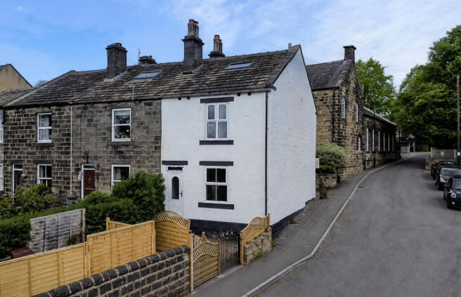 3 bed End of Terrace for sale in horsforth