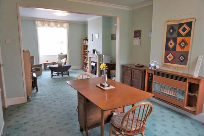 Lounge/Dining Room