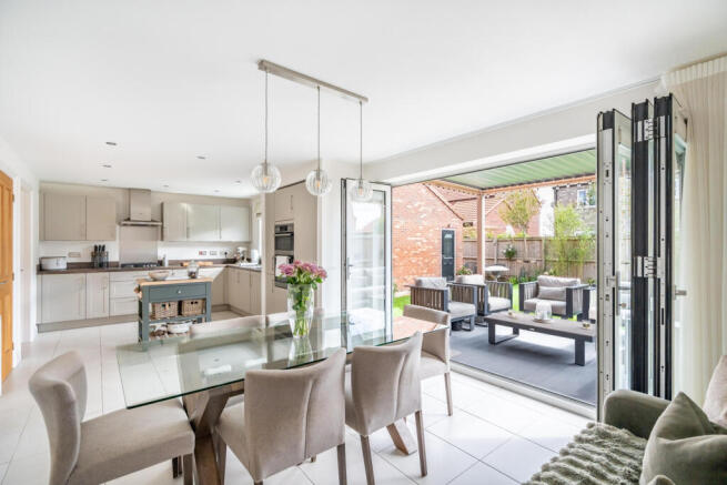 4 bed Detached for sale Image 5