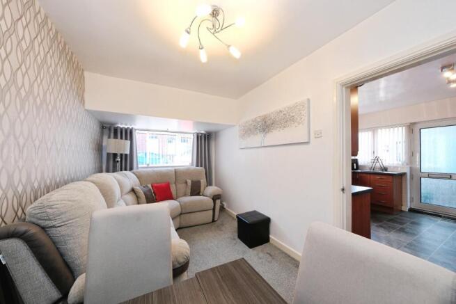 3 bed Semi-Detached for sale Image 6