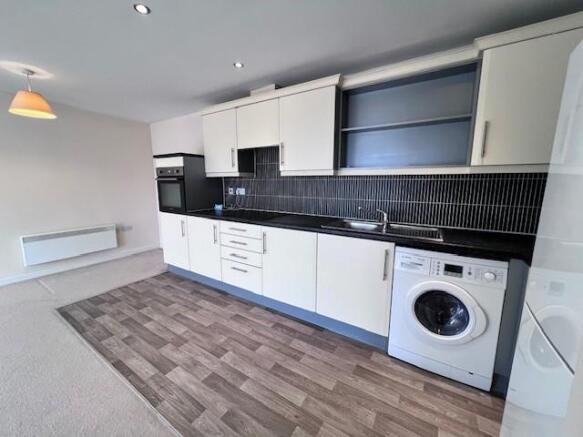18 Bradmore House kitchen.jpg