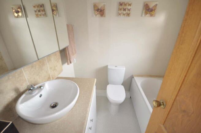 ENSUITE BATHROOM