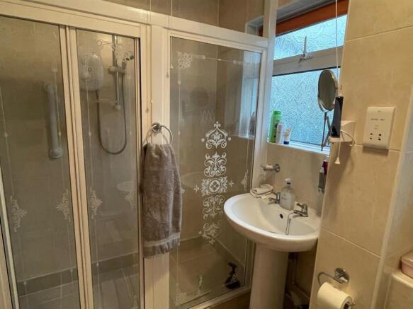 Shower Room.jpg