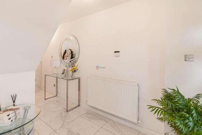 6 bed Detached for sale Image 6