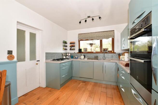 Kitchen/ Dining Room