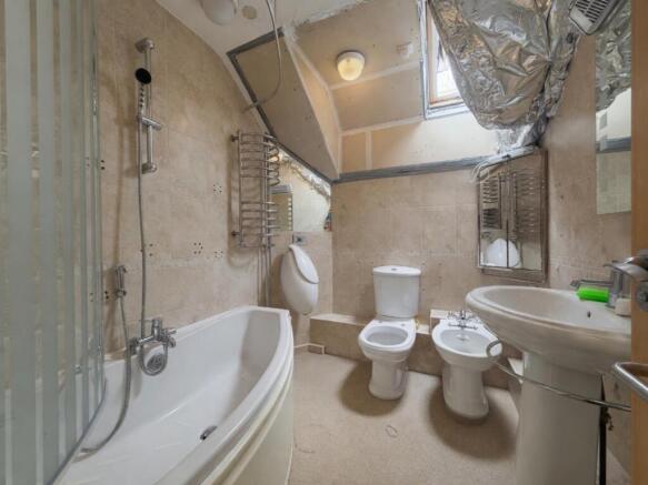 2 bed Flat for sale Image 5