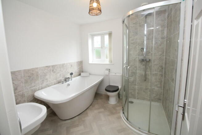 Family Bathroom 
