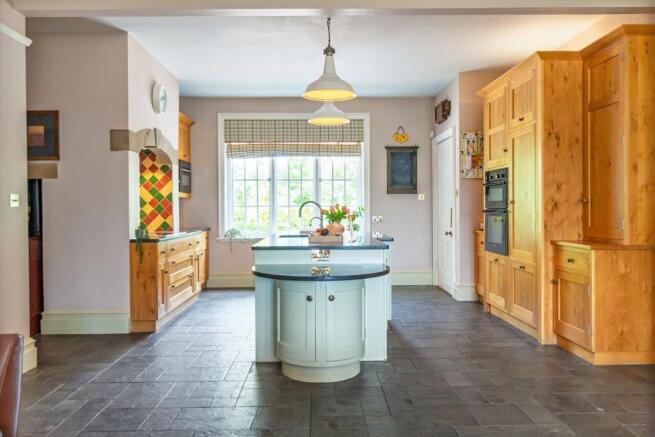 5 bed Character Property for sale Image 10