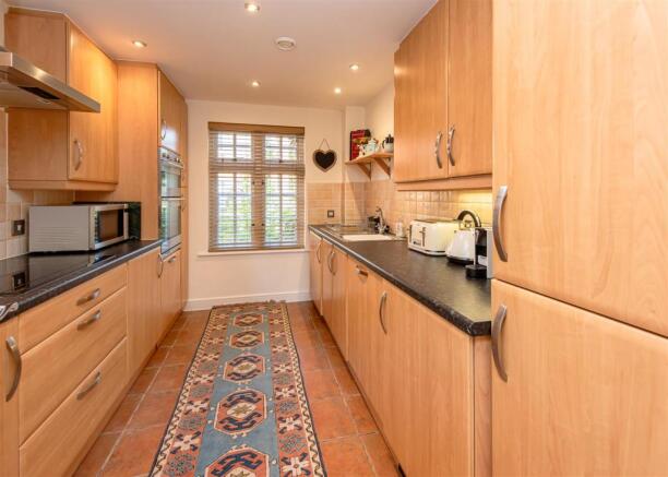 37 Sparrows Nest-kitchen.jpg