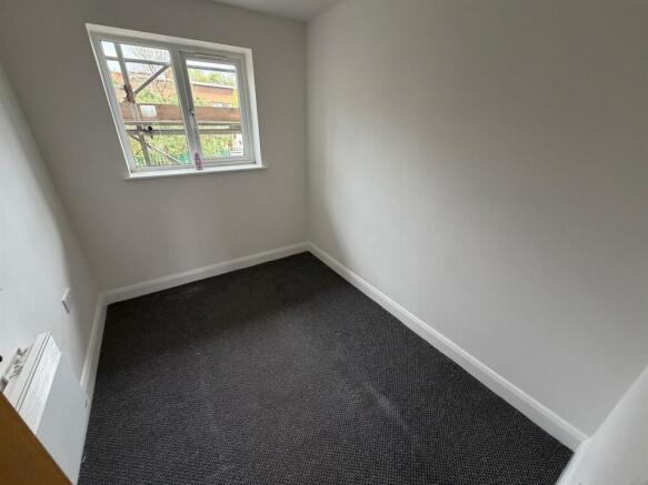2 bed Flat for sale Image 7