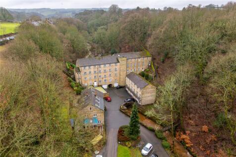 Wildspur Grove, New Mill, Holmfirth, HD9