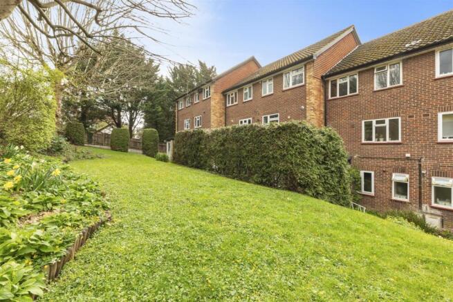 13 Southbourne House, Amersham Hill, HP13 6HJ-13.j