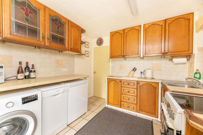 2 bed Semi-Detached Bungalow for sale Image 10