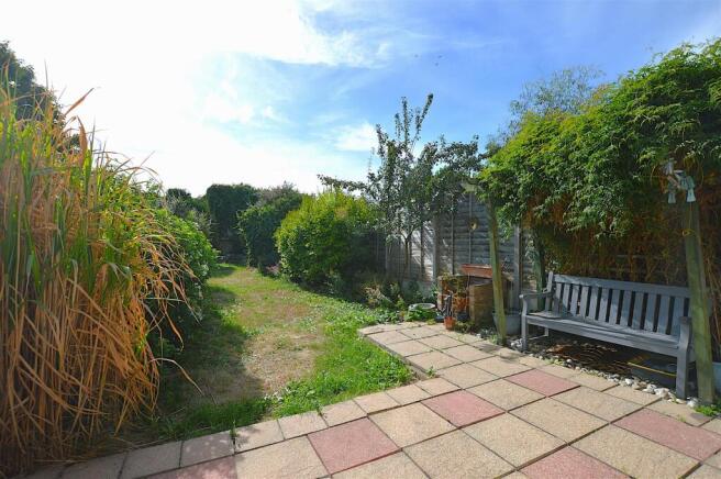 4 Old Manor Drive garden.jpg