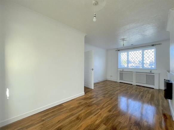 Living Room (3).jpeg