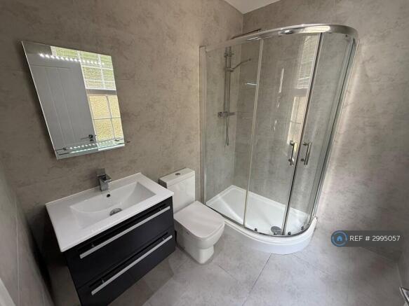 2 bed Flat to rent Image 7