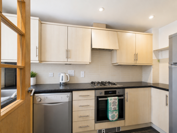 EweMove Estate Agents Basingstoke - Hewitt Road