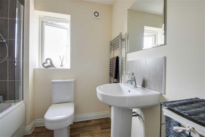 FAMILY BATHROOM