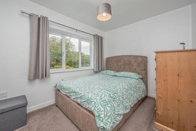 4 bed Detached for sale Image 12