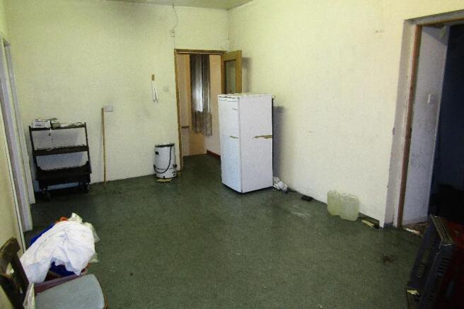 ROOM 1