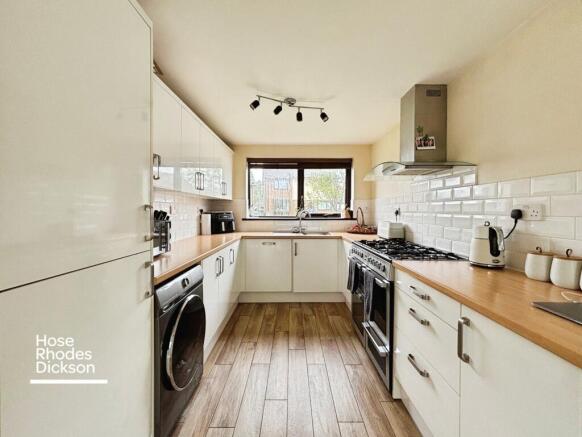 Chambers Drive, Apse Heath, Sandown photo 4