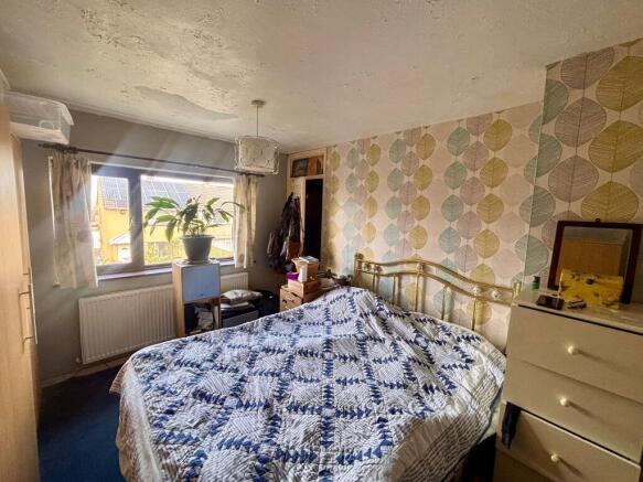 4 bed Semi-Detached for sale Image 6