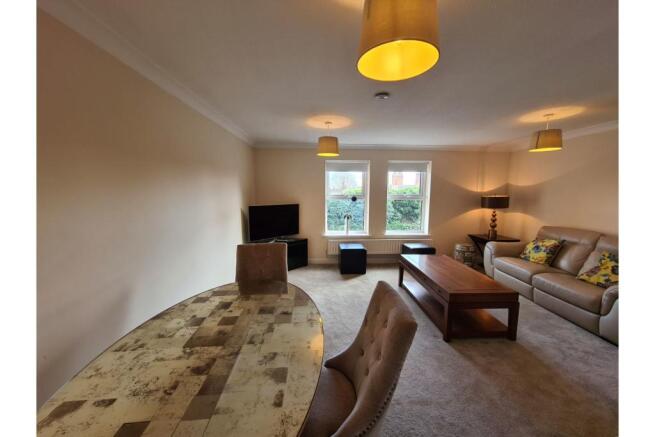 Lounge/Dining Room