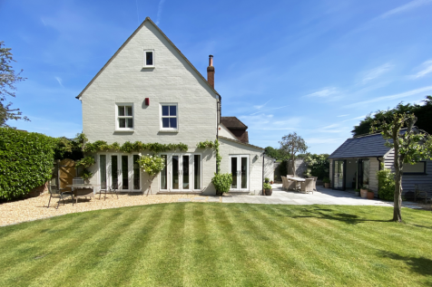 St. Georges Road, Farnham, GU9