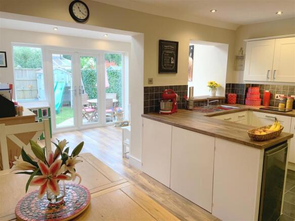 Dining - Kitch - Fam Room 1.JPG