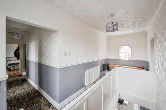 4 bed Detached for sale Image 11