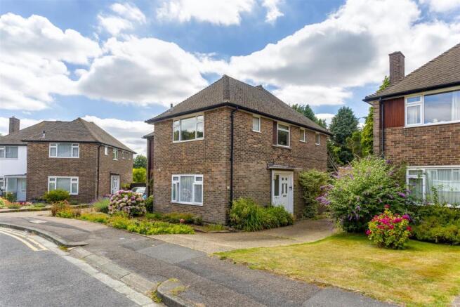 flat-courtlands-crescent-banstead-101.jpg