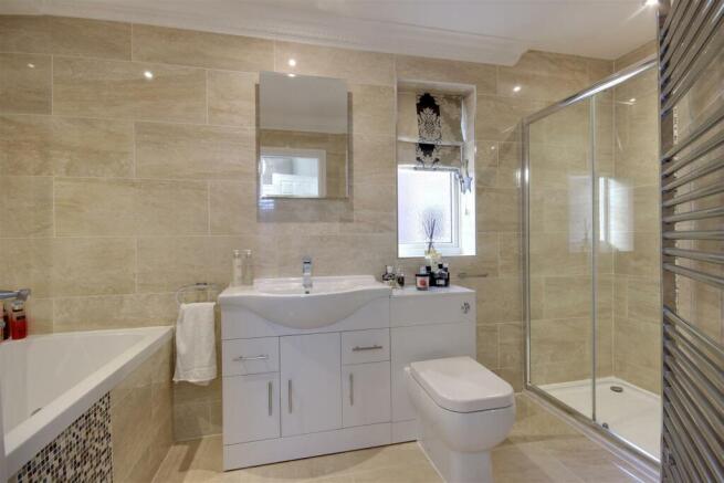 En-Suite Bathroom