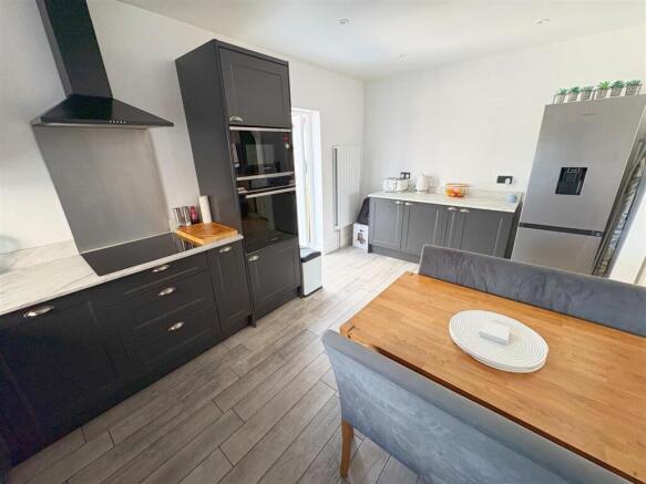 Kitchen_Dining room (1).jpg