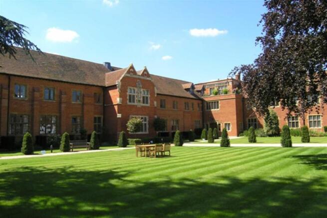 Abbey Gardens - Communal Grounds.jpg