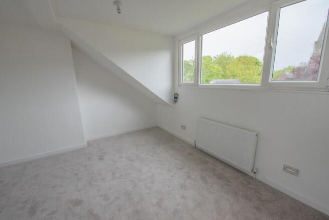 4 bed Terraced for sale Image 10