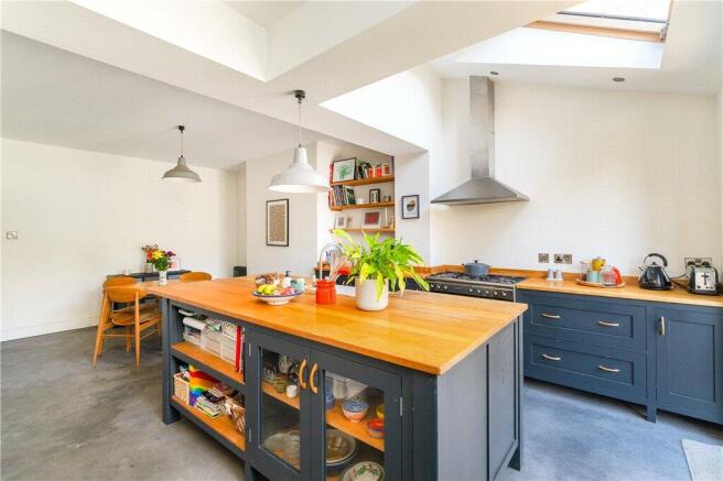 4 bed Terraced for sale Image 8