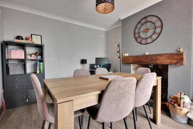 3 bed Semi-Detached for sale Image 10
